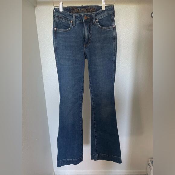 WOMEN'S WRANGLER RETRO® MAE MID RISE BOOTCUT JEAN - Picture 4 of 9